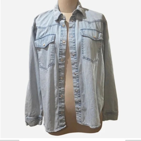 Jane & Delancey Light Wash Denim Button(snap)-Up Shirt. Sz Small. - Picture 2 of 8